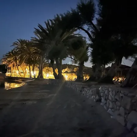 Elea * Parikia (Paros)